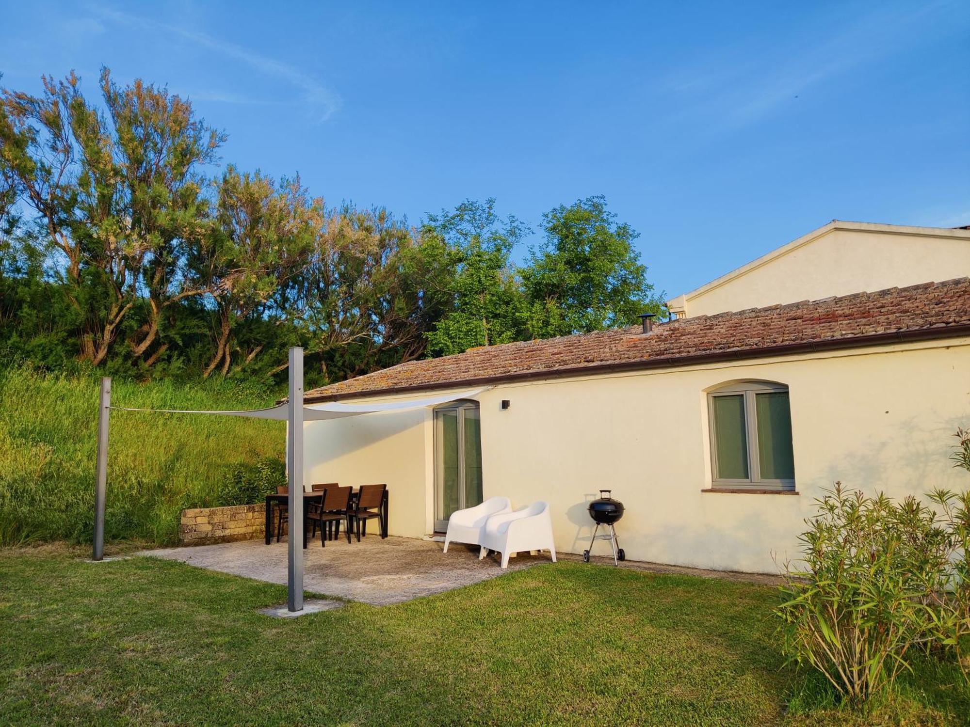 Rustico Del Bozzo Guest House Castelleone di Suasa Eksteriør bilde