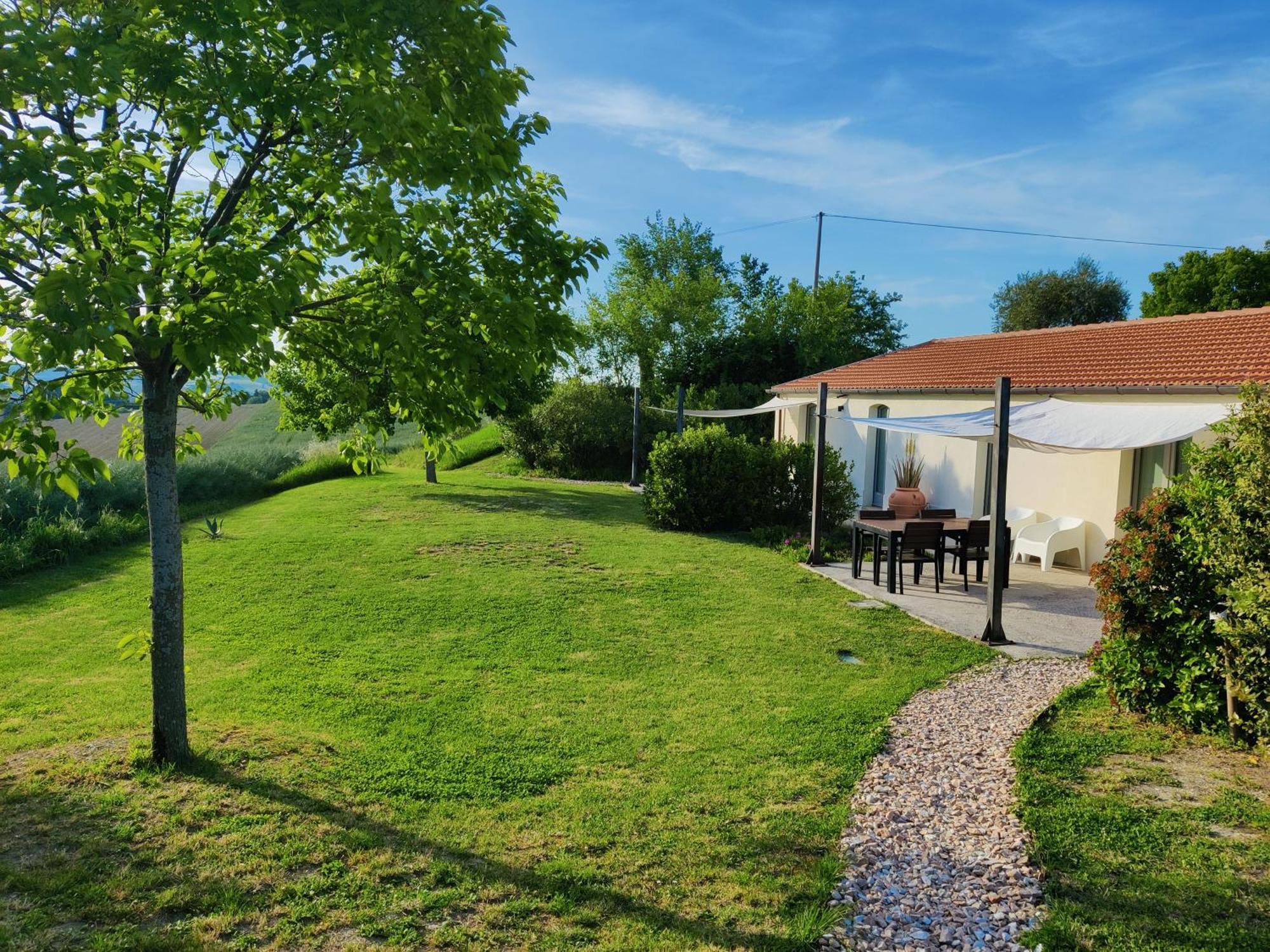 Rustico Del Bozzo Guest House Castelleone di Suasa Eksteriør bilde